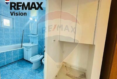 Apartament cu 3 camere decomandat, mobilat în 1 Mai - 10
