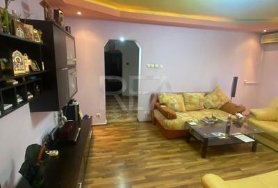 Apartament cu 3 camere semidecomandat în 1 Decembrie 1918
