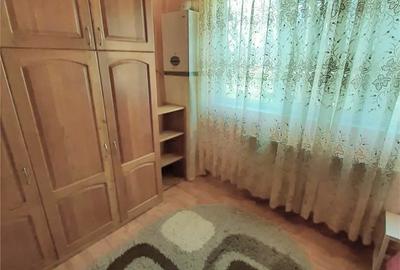 Agent Cristi SRL ofer mica garsoniera de 16 mp., Bloc cu izolatie termica noua, cu geamuri t - 2