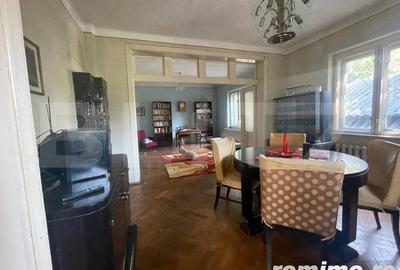 Casă cu 4 camere cu Teren 800 Mp în Central - 1