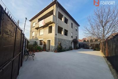 Casă individuală cu 7 camere cu Canalizare în UTA - 2