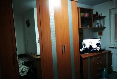 Proprietar. La METROU Costin Georgian, Garsoniera Etaj 2/4 - 8