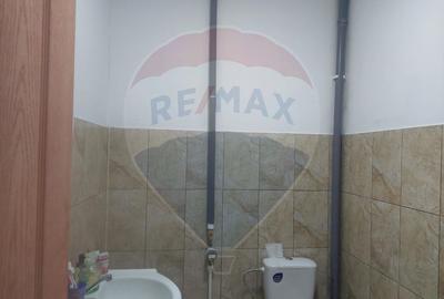 Spațiu comercial, de 89.690002441406 mp, în Nord - 13