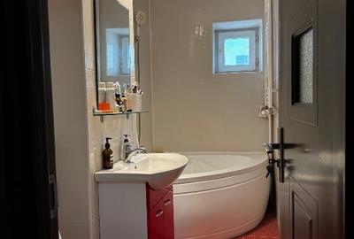 Garsonieră decomandată, mobilată în Tei - 12