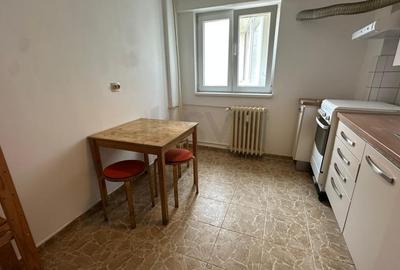 Apartament cu 3 camere semidecomandat în 1 Mai - 7