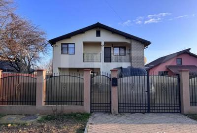 Casă cu 5 camere cu Teren 600 Mp în Răcari - 2