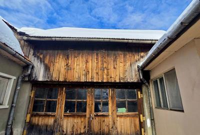 Casă cu 5 camere cu Canalizare în Central - 10