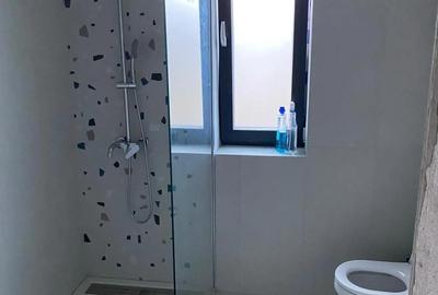 Spațiu comercial, de 80 mp, în Central - 3