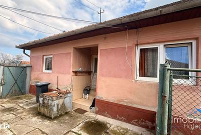 Casă cu 6 camere cu Teren 500 Mp în Sălașu de Sus - 2