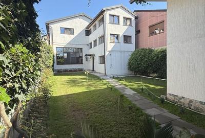 Casă cu 4 camere în Nicolae Bălcescu - 1