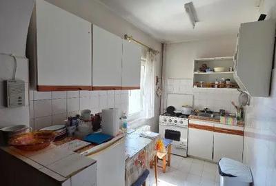 Garsonieră decomandată în Podgoria