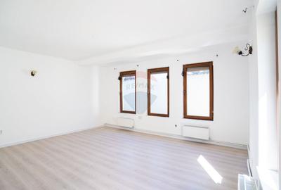 Casă cu 6 camere cu Teren 380 Mp în Nord-Est - 8