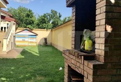 Casă cu 5 camere cu Teren 343 Mp în Lipovei