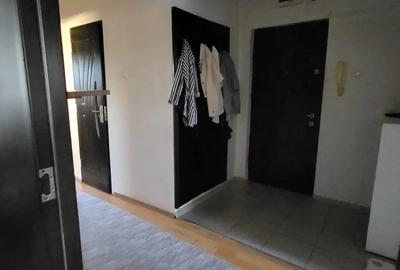 Vand apartament 3 camere in Centru - 1