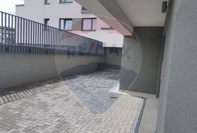 Comision 0 | Spatiu comercial 55mp plus 76 mp curte - 2
