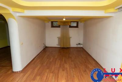 Casă cu 4 camere cu Teren 110 Mp în Central - 3