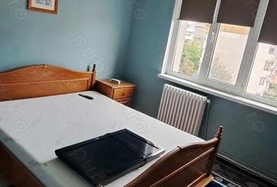 Apartament cu 4 camere decomandat în Central