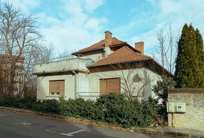 Casă individuală cu 3 camere cu Canalizare în Cetatea - 2