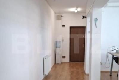 Spatiu comercial, 57 mp utili, parcare inclusa in pret, zona - 3