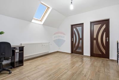 Casa / Vila cu 6 camere de vanzare I Podul Iloaiei - 13