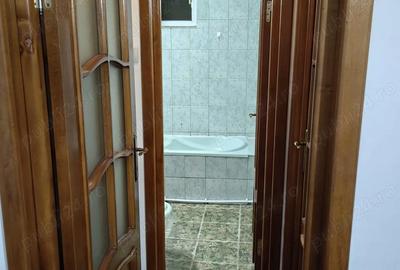 Apartament cu 2 camere semidecomandat în Independenței