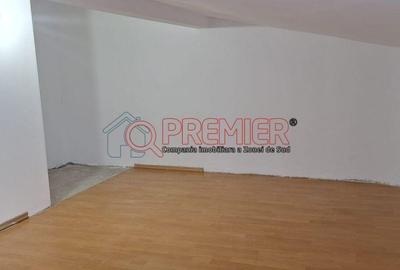 Apartament cu 4 camere în Calea Călărașilor