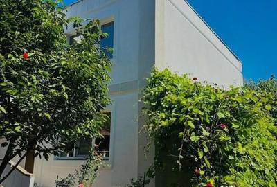 Casă cu 4 camere cu Teren 432 Mp în Central - 2