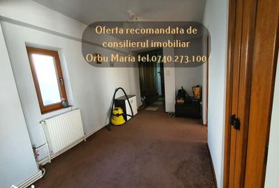 Apartament cu 3 camere în Piața Unirii