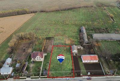 Teren de 1473 mp, în Pădureni