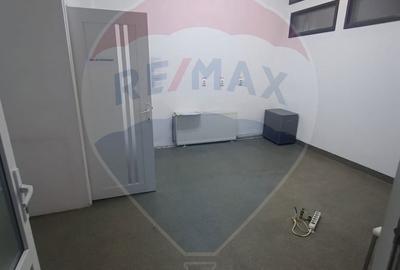 Spațiu comercial, de 81 mp, în Calea București - 15