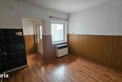 Casă cu 3 camere cu Teren 130 Mp în Central - 9
