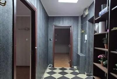 Apartament cu 3 camere decomandat în Decebal