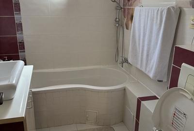 Apartament cu 3 camere decomandat în Central - 3