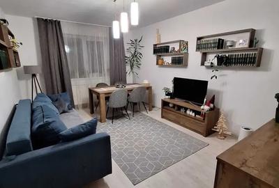Apartament cu 3 camere decomandat în Turnișor - 1