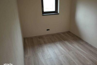 Casă cu 2 camere cu Teren 50 Mp în Central - 3