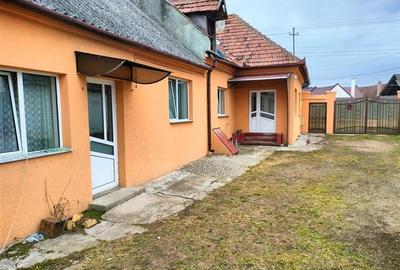 Oportunitate! Casa spatioasa cu teren generos, in Halchiu, Brasov - 1