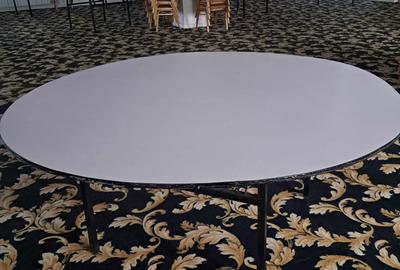 Spațiu comercial, de 1,600 mp, în Central - 7