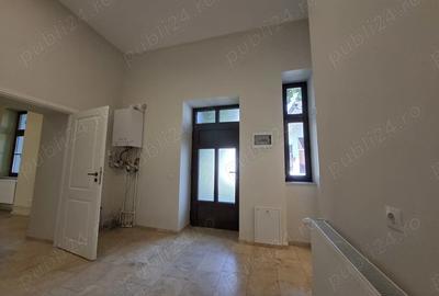 Spațiu comercial, de 85 mp, în Central - 2