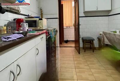 Apartament cu 4 camere semidecomandat în Central - 3
