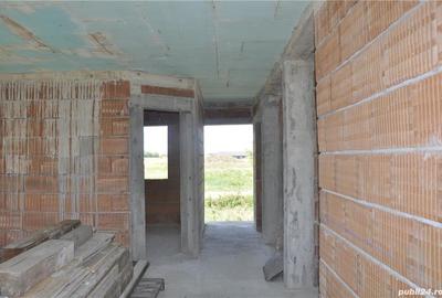 Casă cu 4 camere în Moșnița Nouă