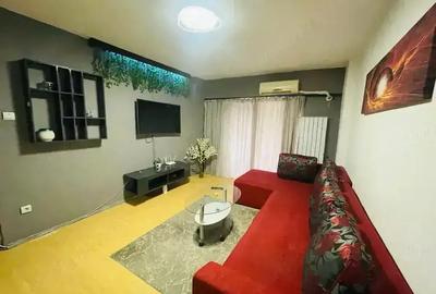 Apartament cu 2 camere decomandat în Micro 3 - 5