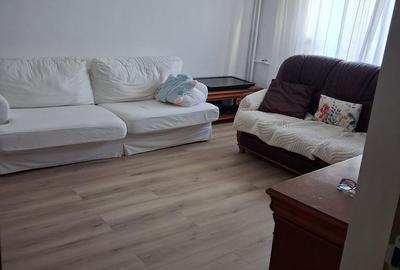 Apartament cu 3 camere în Progresul