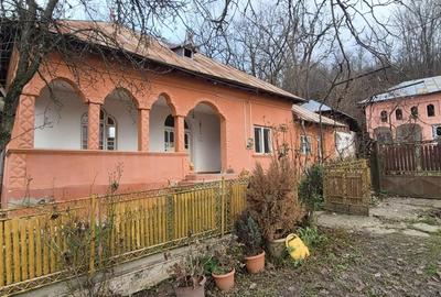 Casa si anexe de vanzare com. Valea Mare, sat Garleni, jud. Dambovita - 2