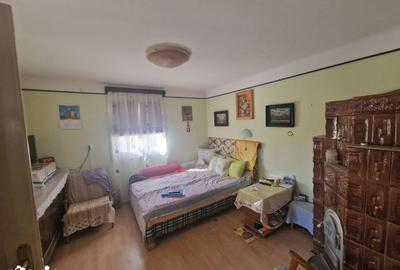 Casă cu 4 camere decomandat cu Teren 500 Mp în Central - 13