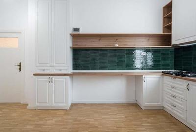 Apartament cu 3 camere semidecomandat în P-ța Universității - 11