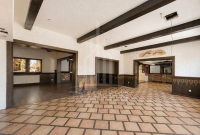 Spațiu comercial, de 1,968 mp, în Central - 24