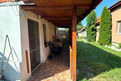 Doua case de vanzare 75 M? + curte 720 M? Piata Kalvin - 10