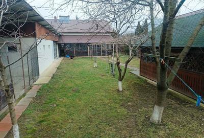 Casă cu Teren 2700 Mp în Huțani - 1