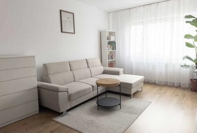 Apartament cu 2 camere semidecomandat, mobilat în Între Lacuri