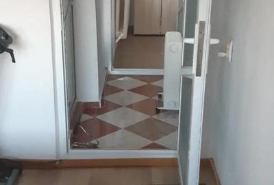 Apartament cu 4 camere semidecomandat în Big - 1
